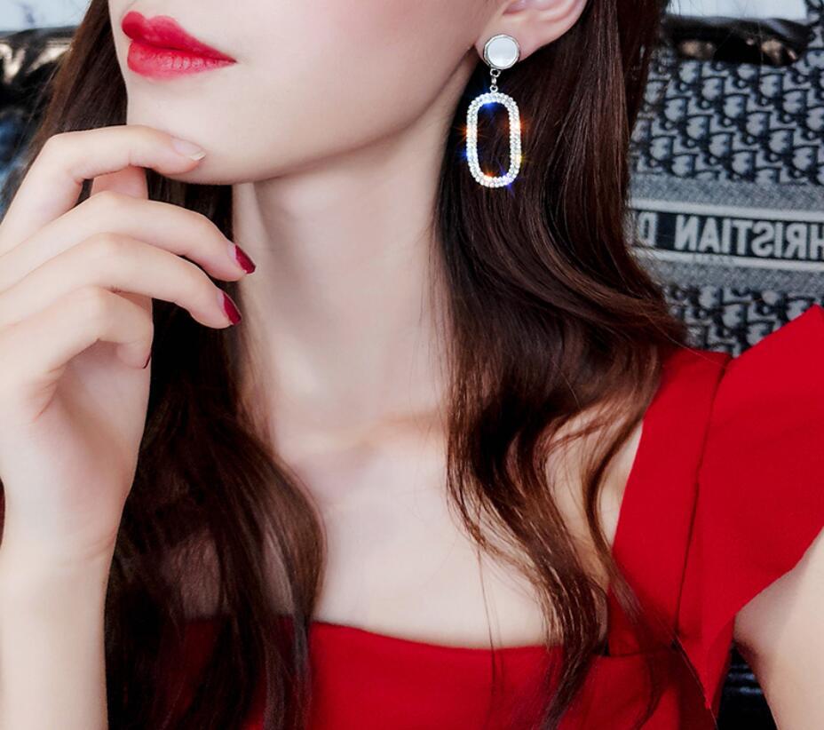 Newest Japanese And Korean-style Ultra-shiny Rhinestone Earrings That Make Your Face Look Slimmer