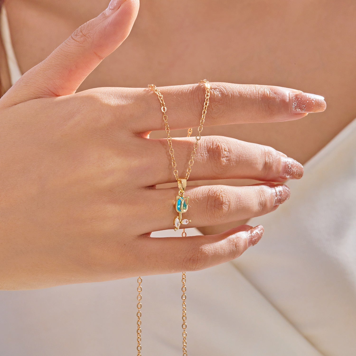 Elegant And Fashionable Tulip Necklace For Women